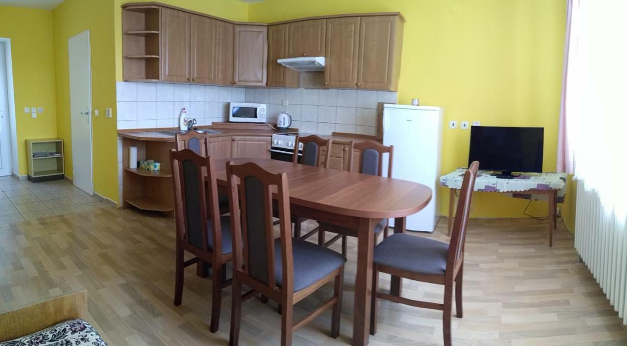 Apartman Utvina Екстериор снимка